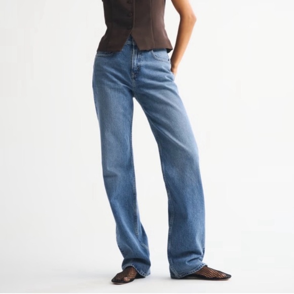 Abercrombie & Fitch High Rise Blue Jeans - Picture 3 of 6